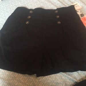 NEVER WORN black shorts